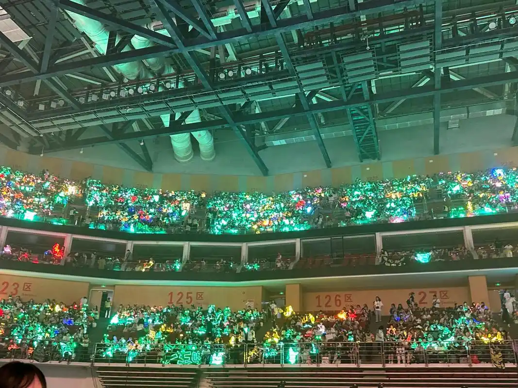 张泽禹粉丝绿海应援#  两天都连成了海9807