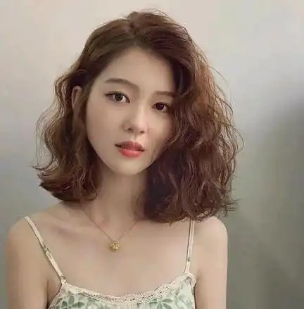 波波头短发发型图片2023(波波头的发型推荐)