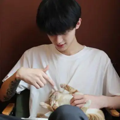 受姐姐们喜欢的最新小奶狗男头 真人帅气干净的纯欲风男生头像_男生头