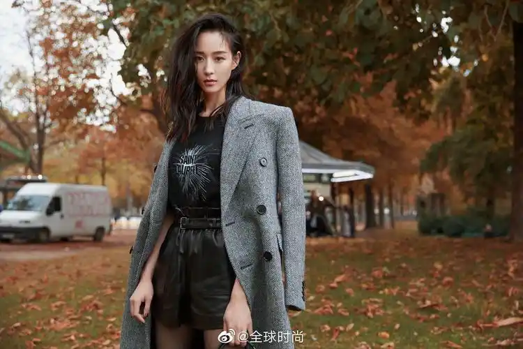 张钧甯波浪侧分发型#张钧甯巴黎街拍,深色… - 堆糖,美图壁纸兴趣