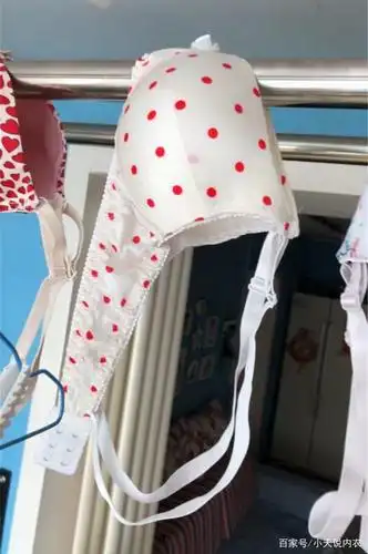 内衣想要穿得舒服,除了无钢圈外,内衣的面料上不可忽视!