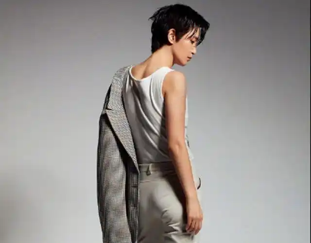 李冰冰短发男装造型细数女明星迷死人的短发造型