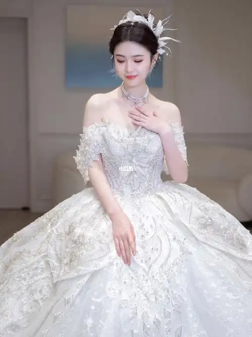 华丽闪闪星河一字肩主婚纱95厦门婚纱店