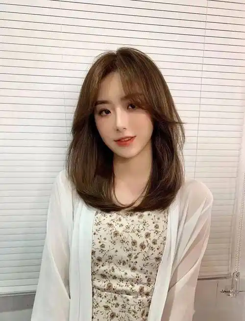 2021流行c型卷烫发中长发留超级美