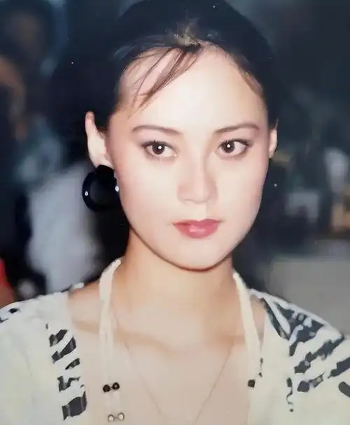 "抛弃"乙肝前夫,55岁二嫁老外富豪,大宋佳是个怎样的人?