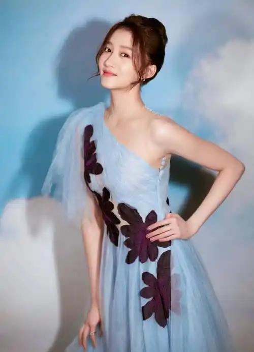 关晓彤高清图集 2020国剧盛典青春号召力女演员