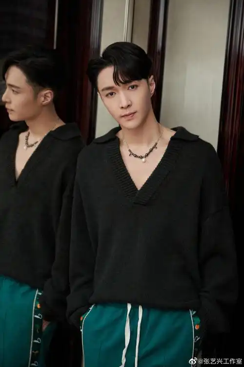 张艺兴[超话]##张艺兴黑珍珠项链##张艺兴少年之名##张艺兴少年之名