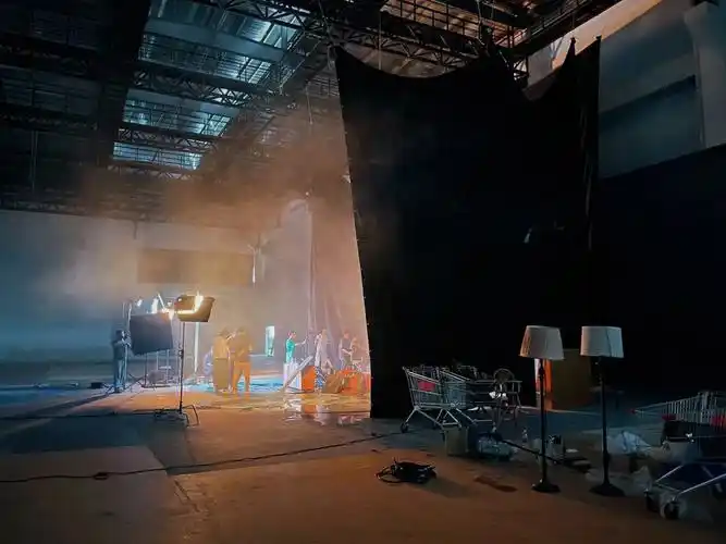 片场花絮  更多场景欢迎约档05