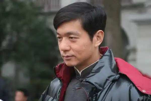 邢佳栋:曾被绑架,险些丧命,演戏20年不温不火,网传前妻已出家|段奕宏