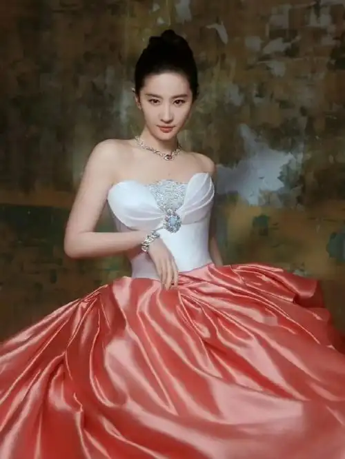 娜扎曾说,刘亦菲是仙女姐姐的唯一人选,无人能取代!