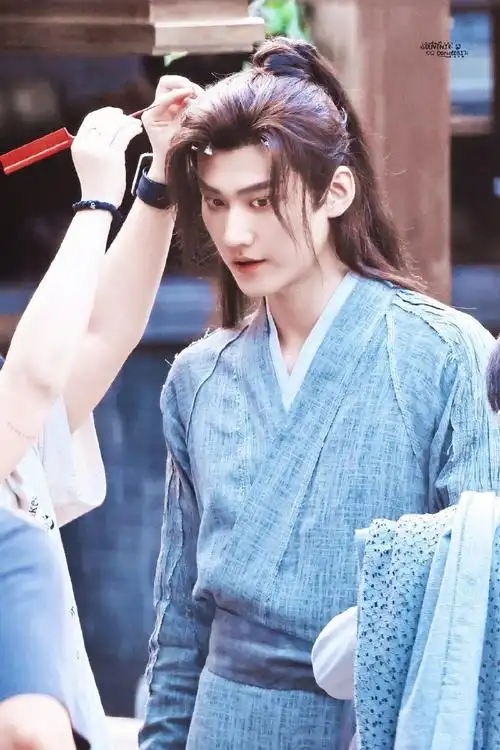 周柯宇古装仪态