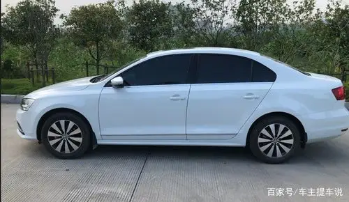 毕竟1.6自吸的速腾,推背感你是感受不到的,舍得给油动力也有