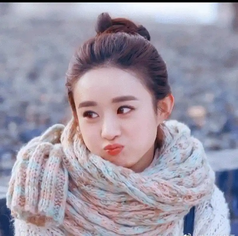 如今娱乐圈审美多元,终于不再是锥子脸当道,圆脸女明星也大放溢彩.