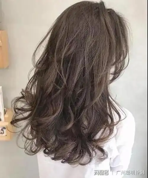 今年冬天发根烫火了想烫发的女生可以做参考