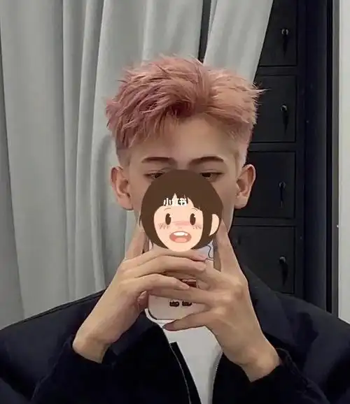 男生发型推荐帅气三七侧分