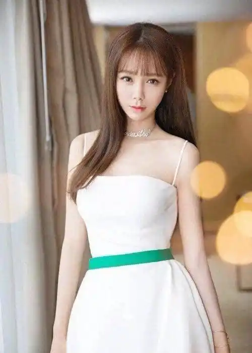 34岁沈梦辰,性感女神范十足!_度假_生活_友谊