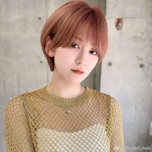 最具人气的女士短发:蓬松瘦脸,层次感满满,剪完显小10岁|层次感|短发