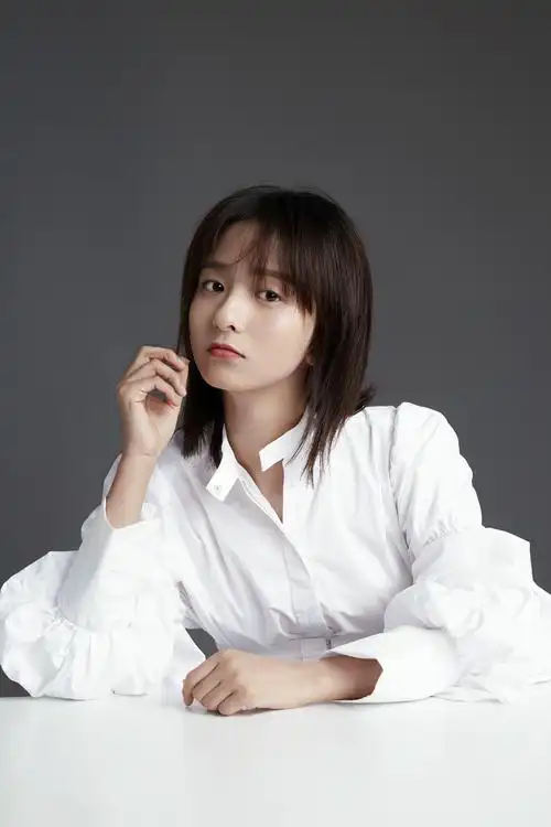 飞宝传媒旗下演员厉嘉琪生日曝光美图写真