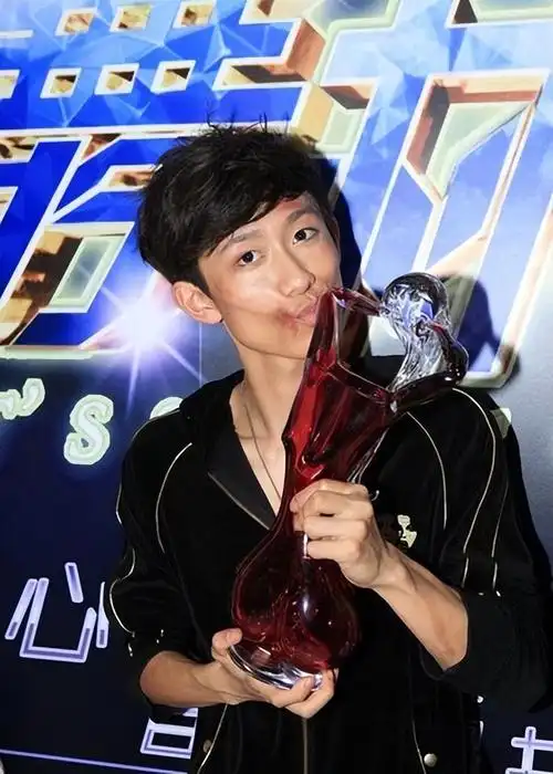 回顾从90后演技扛把子到无戏可拍张一山做错了什么