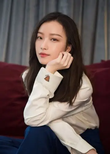 超甜明星倪妮时髦高级轻松让人感觉上头