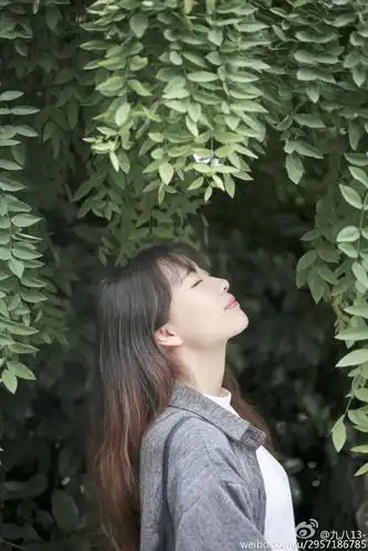 85           毕业于华东师范大学的校花张青青vvvictoria在微博晒