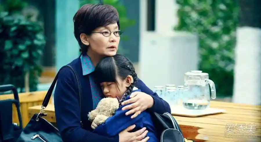 我们的爱分集剧情介绍_我们的爱分集剧情介绍 靳东霸屏暑期档_我们的