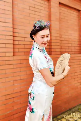 旗袍秀,个人照……摄影师商虹.2020/6/13～10月 - 美篇