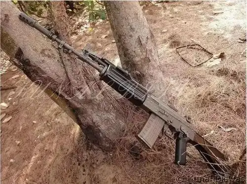 印度新步枪一身铆钉装备部队和我03式相比全面落败