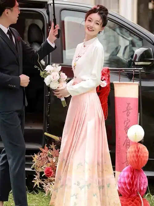 汉服婚服粉色马面裙套装旗袍敬酒服新娘订婚礼服回门连衣裙新中式