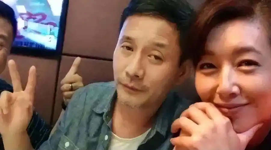 演员田小洁当过汽修工28岁考中戏离婚后娶江珊他凭啥