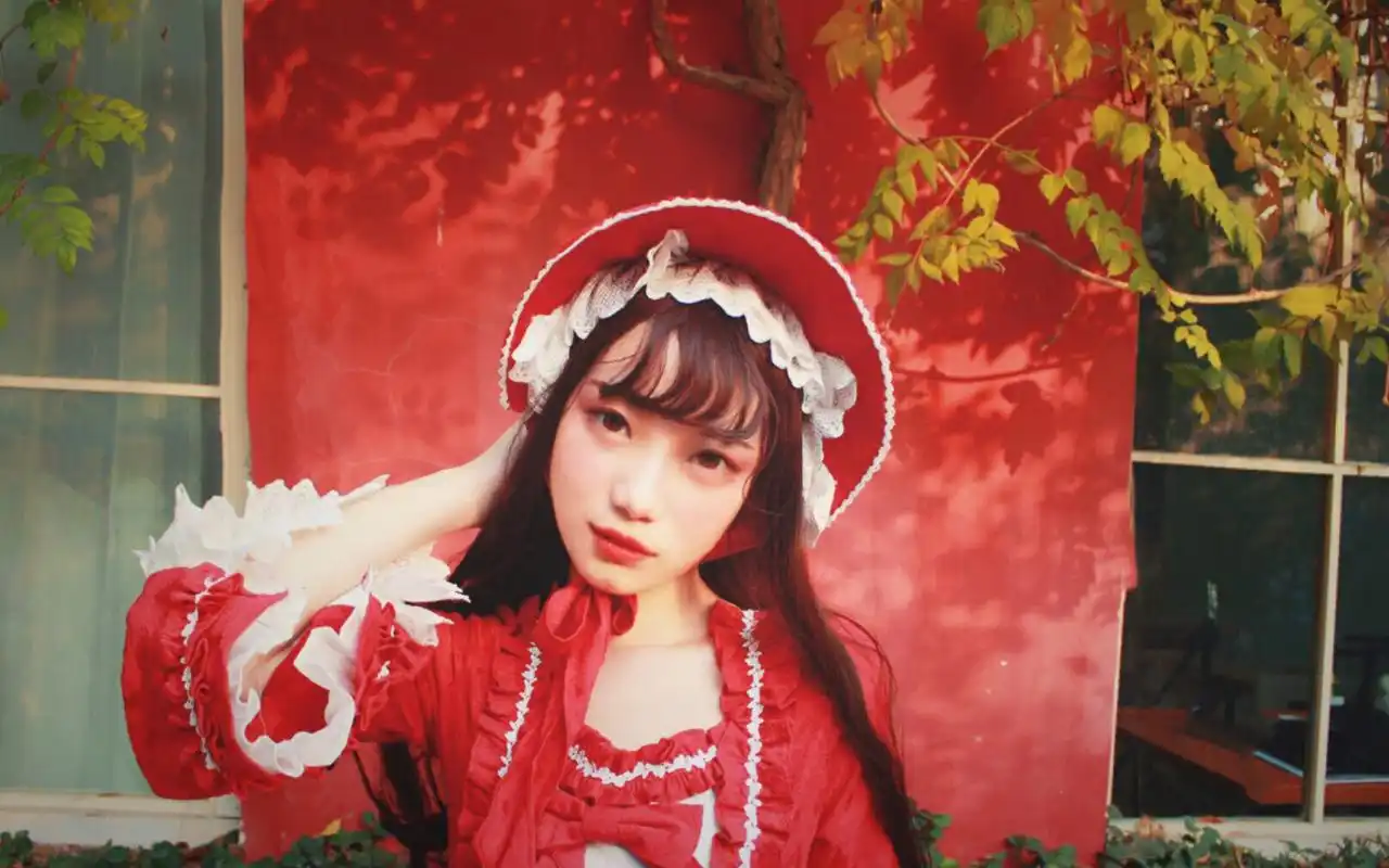 红衣美女复古宫廷风写真图片电脑壁纸