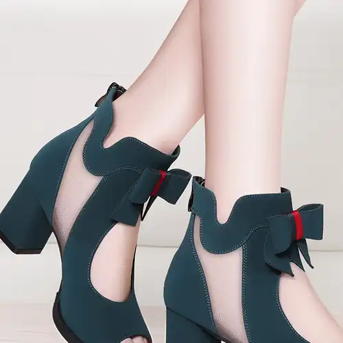 原创时髦女人太会穿了时下流行的高跟凉鞋舒适透气不累脚