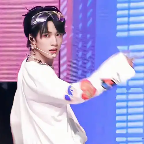 真的帅惨了好不好图来自01tea-krisy#时代少年团刘耀文 #无尽夏