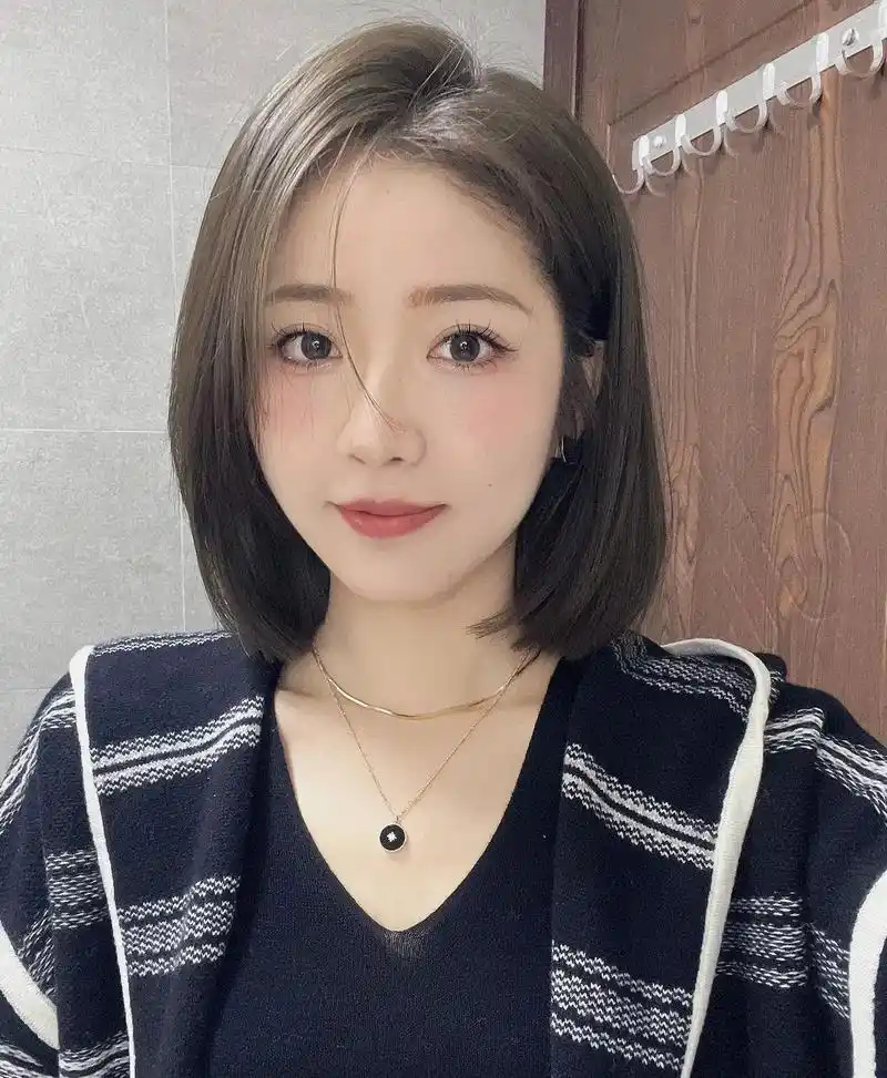 适合方圆脸大脸女生的一刀切短发 黑茶色.适合方圆脸/大脸女生 - 抖音