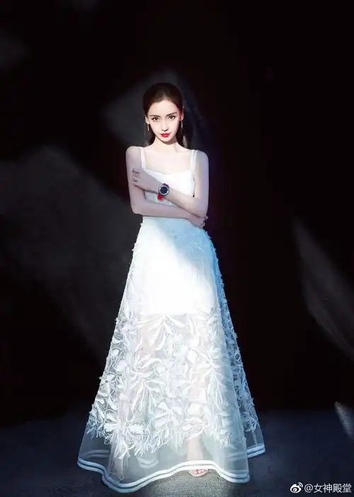 029636白色刺绣吊带连衣裙baby杨颖明星同款名媛宴会年会派对晚礼服