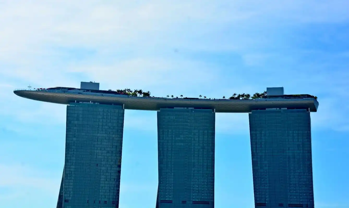 新加坡(二)新加坡人口568.6万人,面积728.6平方千米 - 抖音