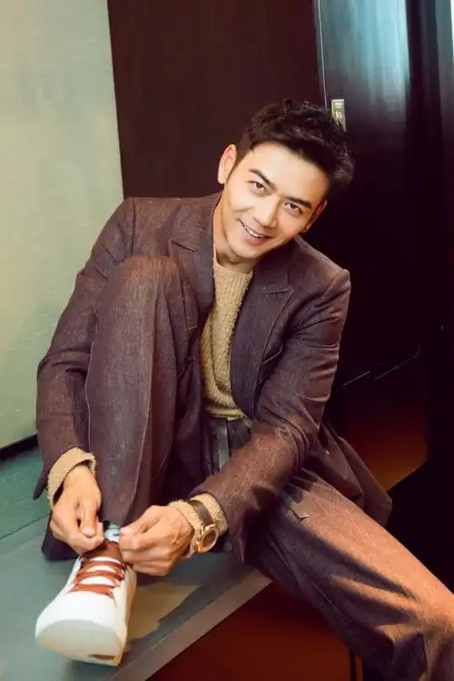 "一夜爆红"的杨烁个人资料,他的人生浮沉史