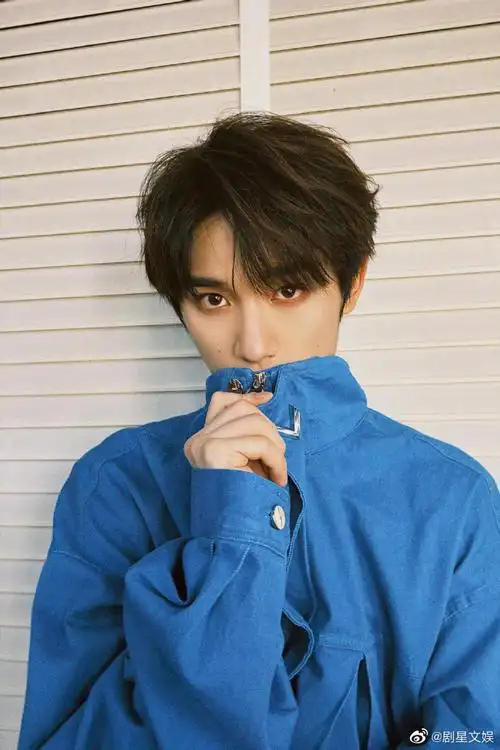 丁程鑫晒旧照##丁程鑫旧照片vs新照片