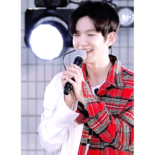 边伯贤gif可爱gif卖萌gif调皮gif