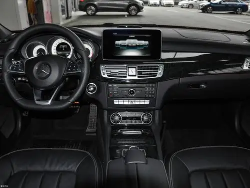 【2017款奔驰cls级cls 260 逸彩版_中控区_11/698张图片】_汽车图片