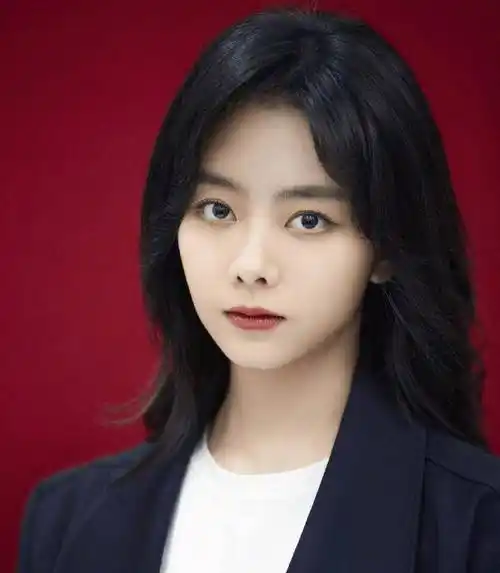 有一种"证件照"叫谭松韵,即使没有美颜和滤镜,他的颜值依然无可挑剔!