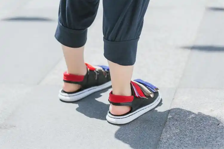 宝宝凉鞋夏季儿童运动凉鞋休闲沙滩鞋轻便涉水鞋小中童韩版男童鞋