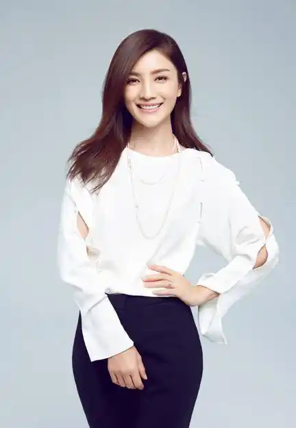 她27岁拿影后,前任是黄晓明,36岁终嫁良人今靠爱子再度翻红_胡可_沙溢