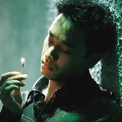 【图】网友贴张国荣点烟图片怀念哥哥 揭秘一代巨星死亡原因_港台星闻