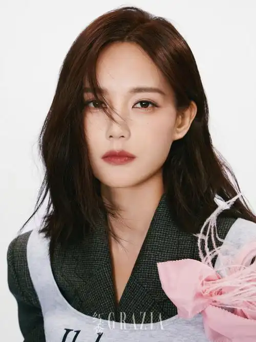 李一桐的狗出息了##李一桐带狗上杂志