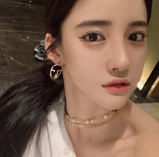 潘南奎否认整容放出学生照网友这是撞脸艾比