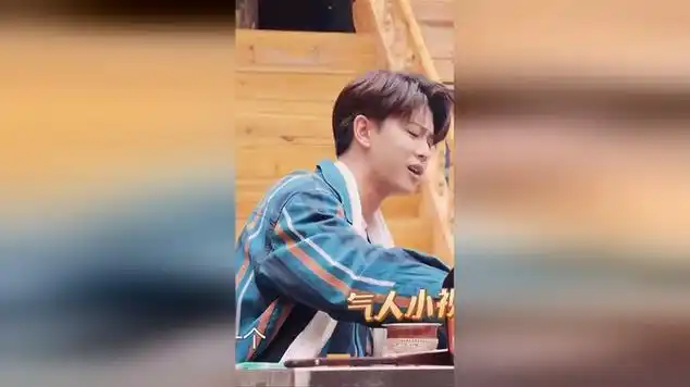 任嘉伦吃播上线可爱到犯规