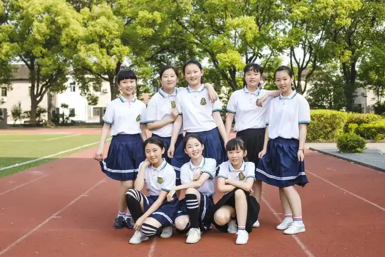 2019届朱家角小学五(4)班毕业照合影部分