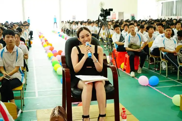 郑敬诒职校成功举行第九届校园十大歌手决赛 暨第五届"十佳学生"颁奖