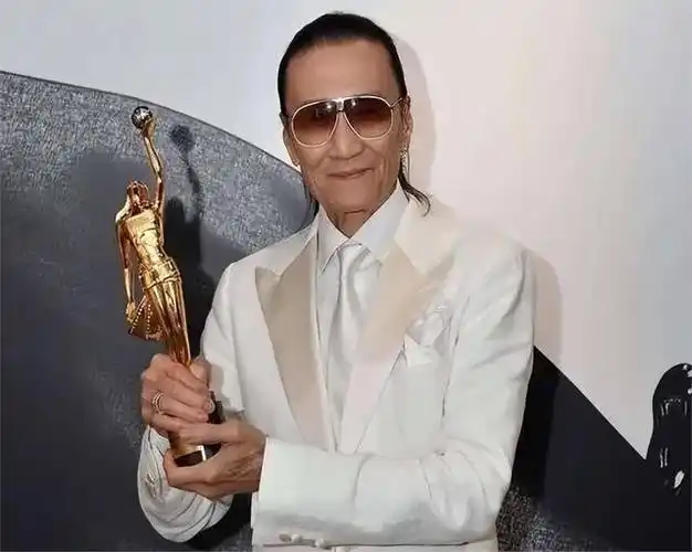 谢贤:和狄波拉离婚后和20岁coco相恋!85岁成最年长金像奖影帝!